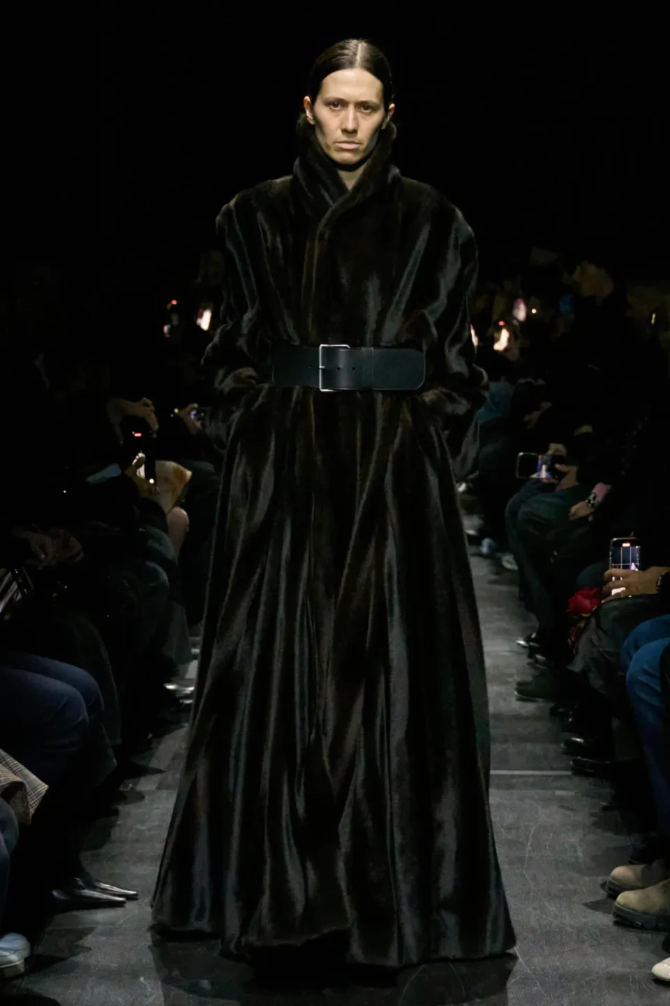 00074-balenciaga-fall-2025-ready-to-wear-credit-gorunway