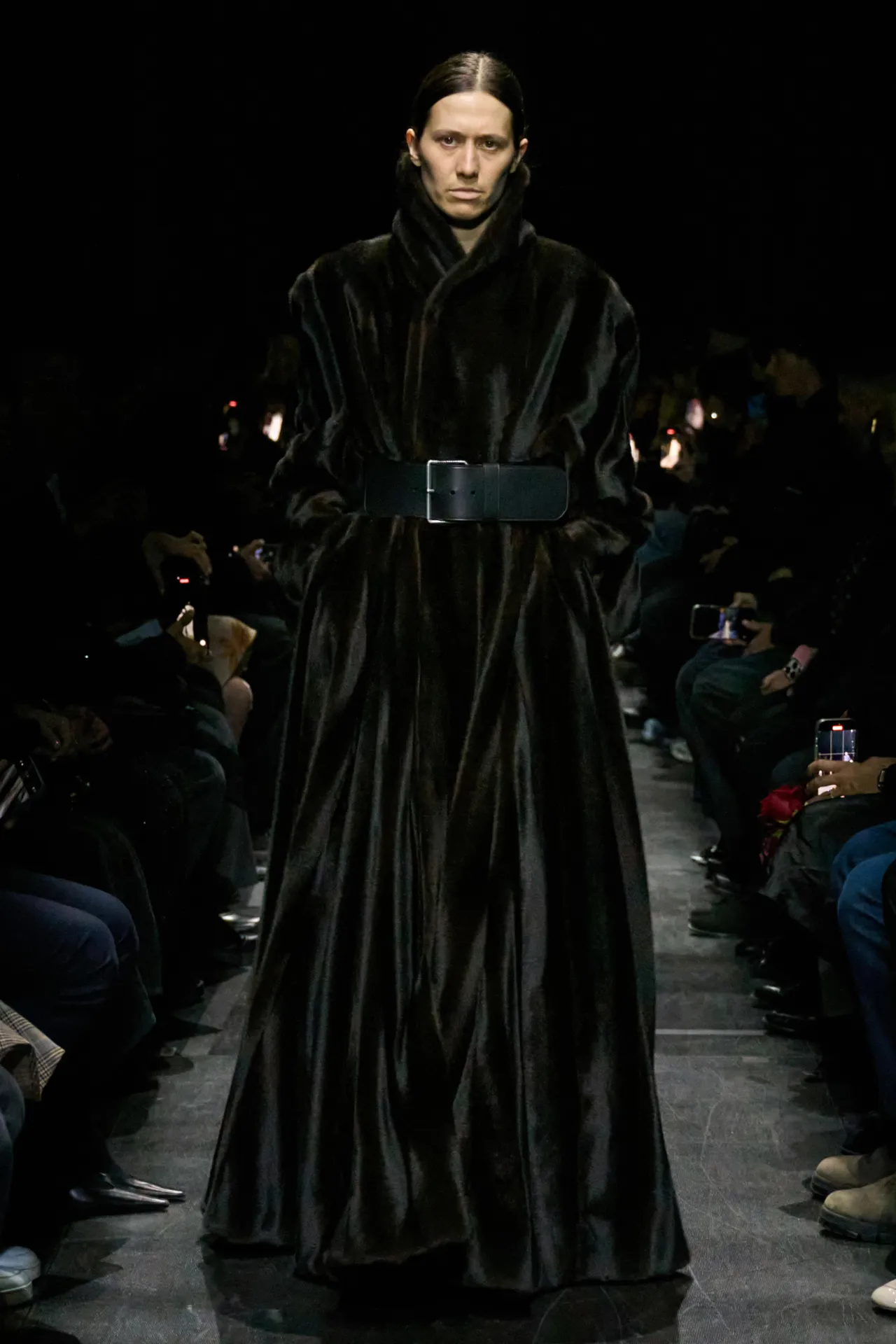 00074-balenciaga-fall-2025-ready-to-wear-credit-gorunway