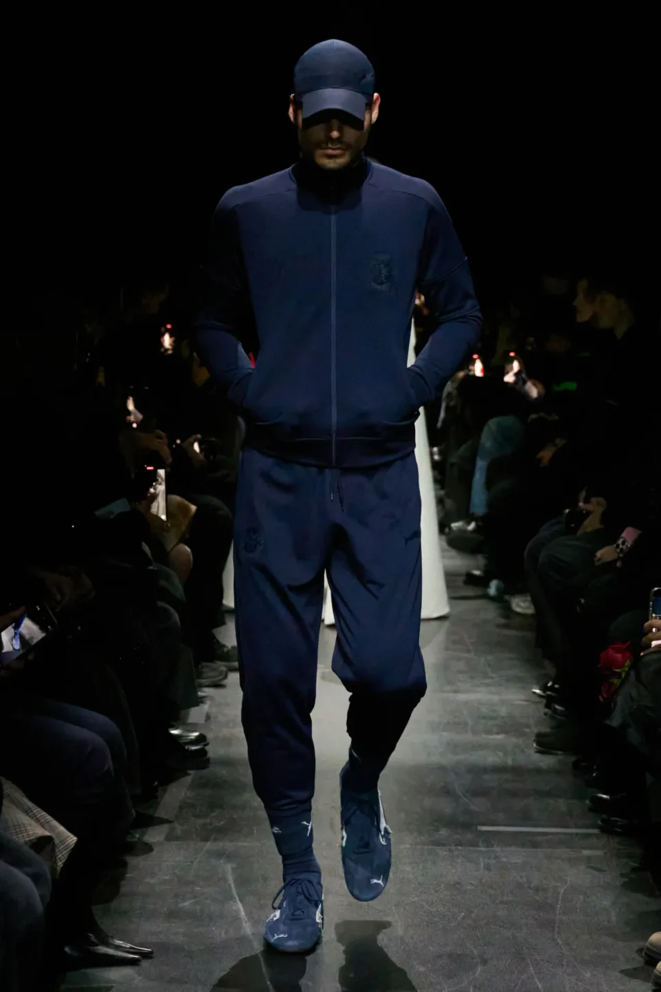 00075-balenciaga-fall-2025-ready-to-wear-credit-gorunway