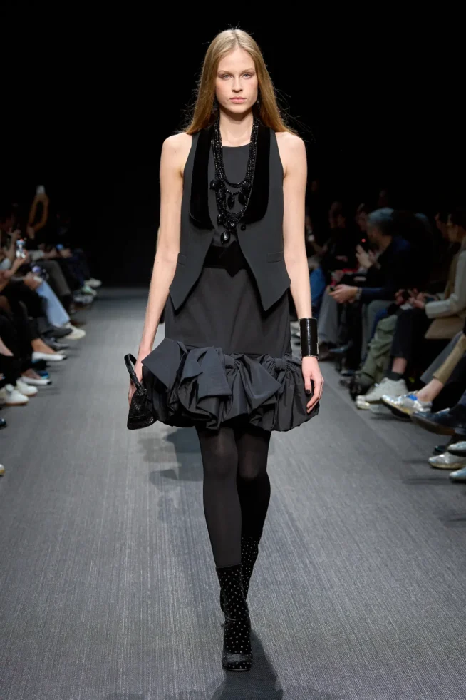00075-emporio-armani-fall-2025-ready-to-wear-credit-gorunway
