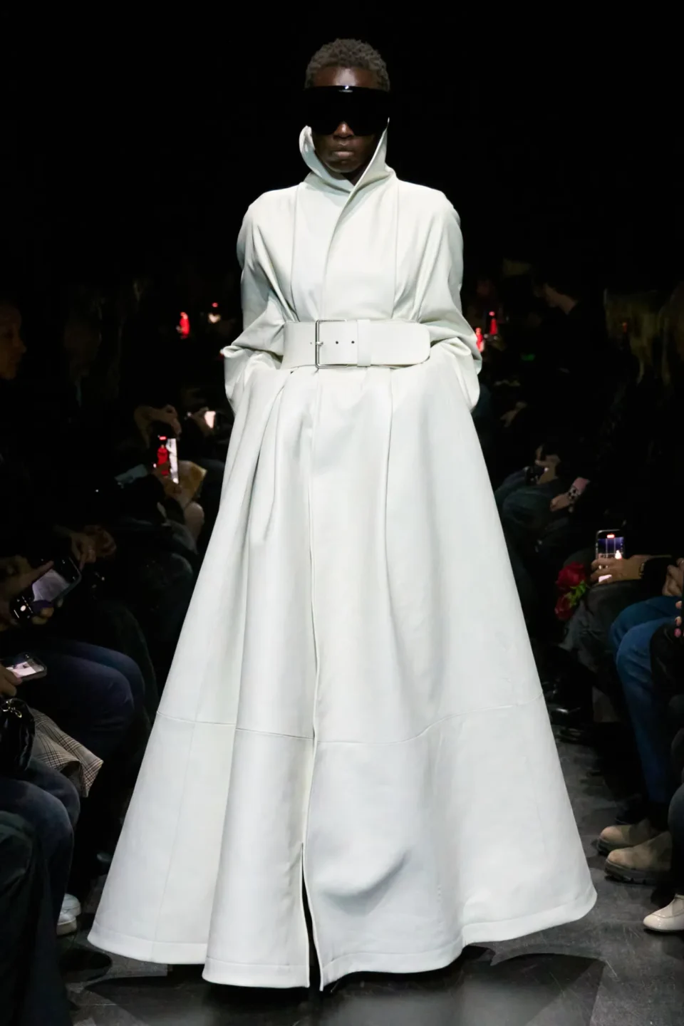 00076-balenciaga-fall-2025-ready-to-wear-credit-gorunway