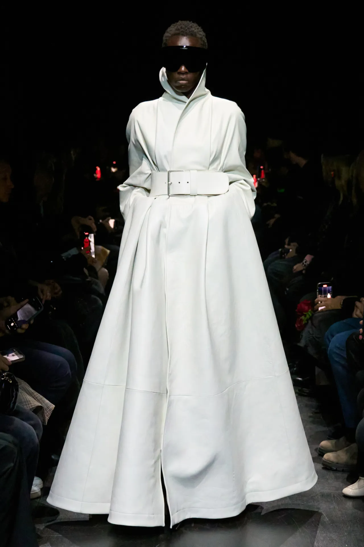 00076-balenciaga-fall-2025-ready-to-wear-credit-gorunway