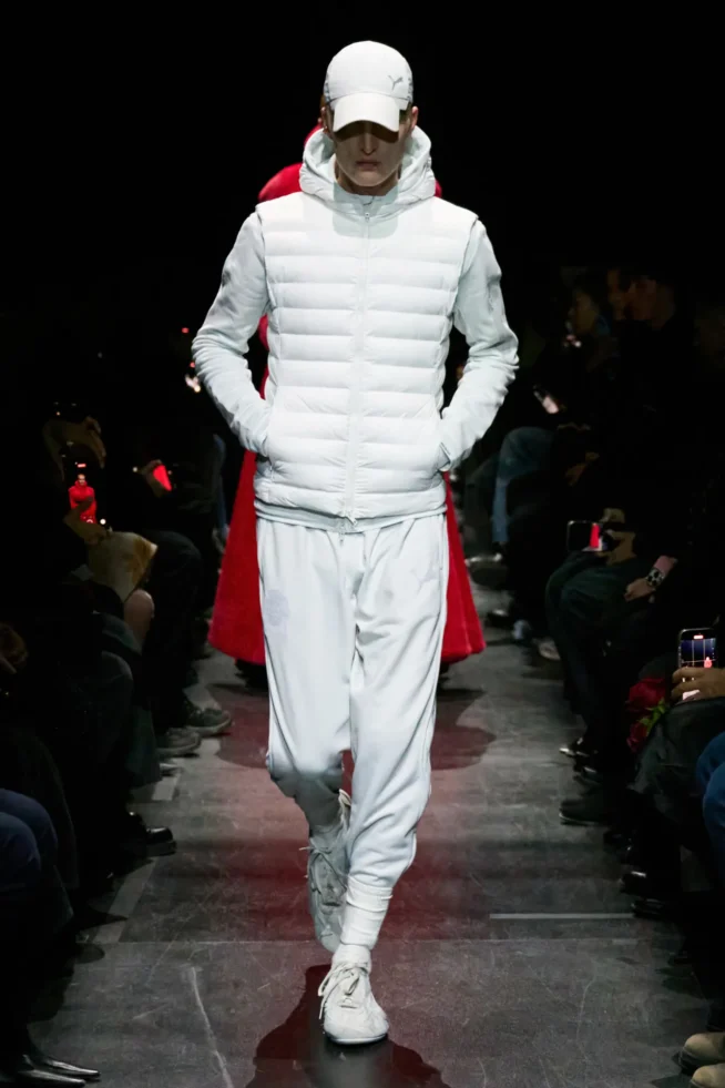 00077-balenciaga-fall-2025-ready-to-wear-credit-gorunway