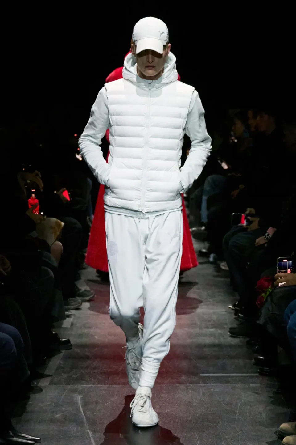 00077-balenciaga-fall-2025-ready-to-wear-credit-gorunway