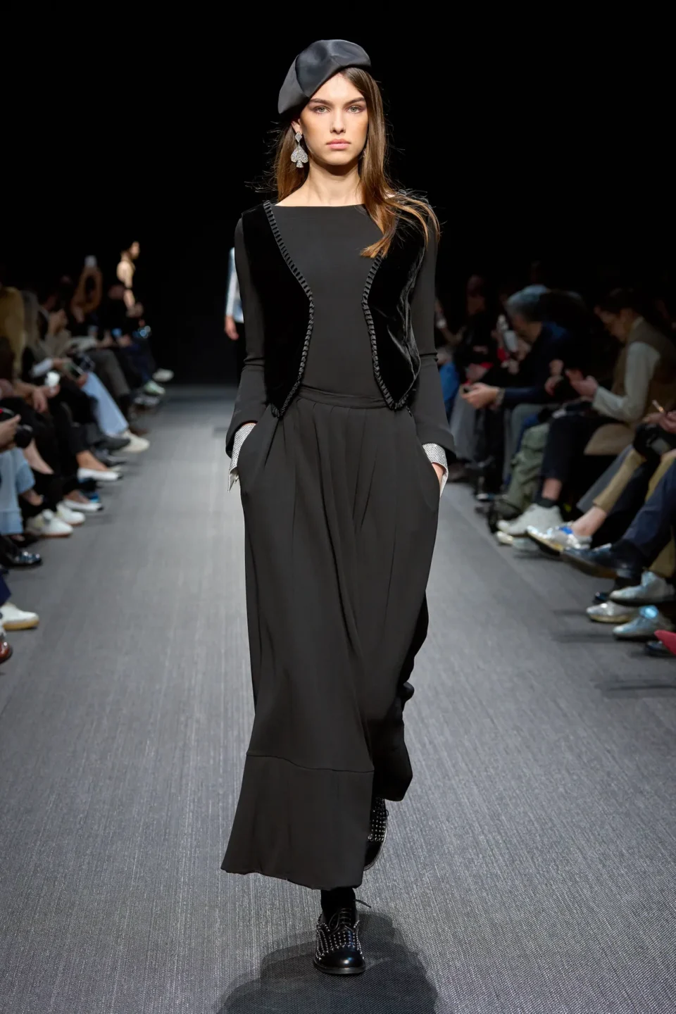 00077-emporio-armani-fall-2025-ready-to-wear-credit-gorunway