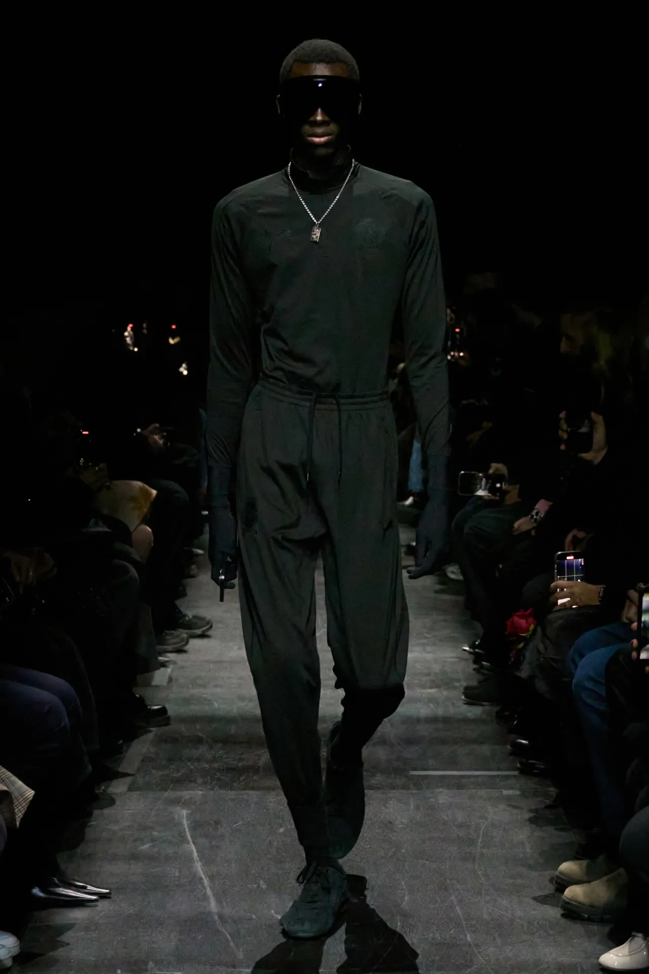 00079-balenciaga-fall-2025-ready-to-wear-credit-gorunway
