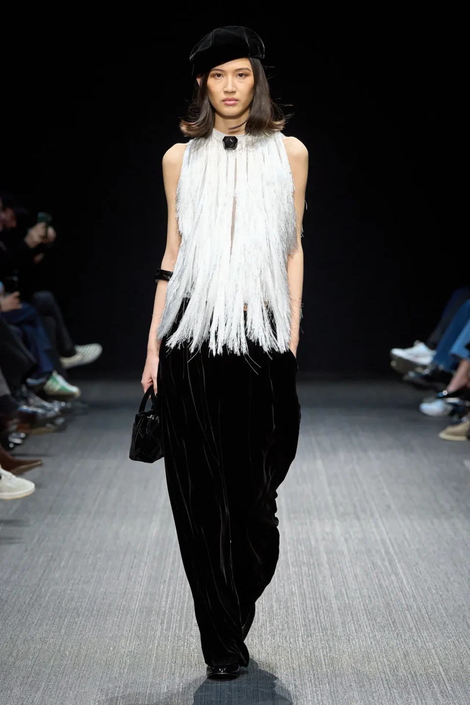 00082-emporio-armani-fall-2025-ready-to-wear-credit-gorunway
