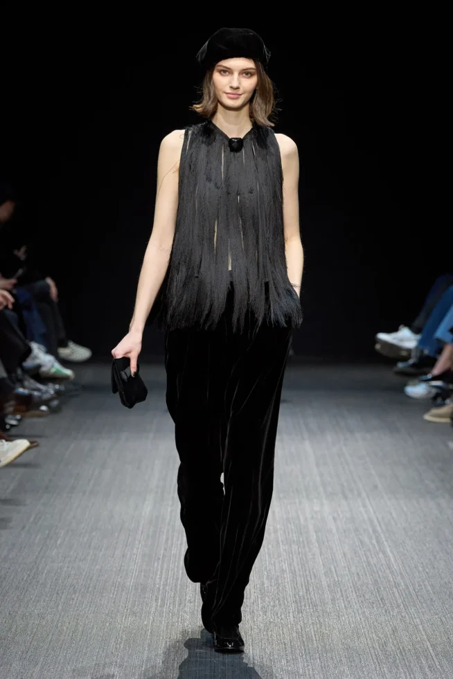 00083-emporio-armani-fall-2025-ready-to-wear-credit-gorunway