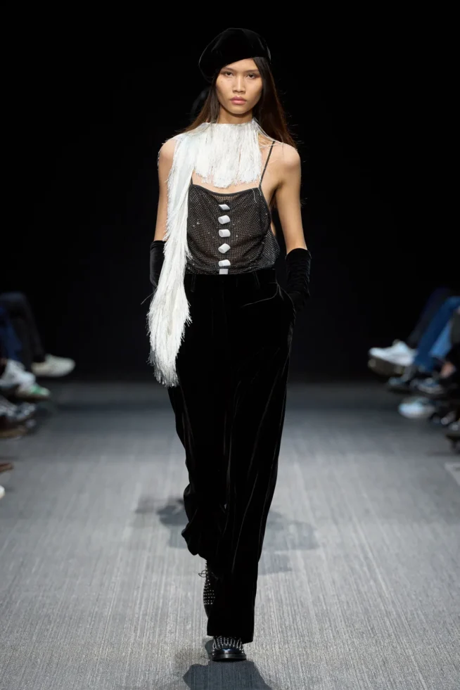 00089-emporio-armani-fall-2025-ready-to-wear-credit-gorunway