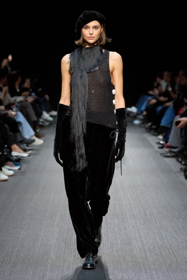 00090-emporio-armani-fall-2025-ready-to-wear-credit-gorunway