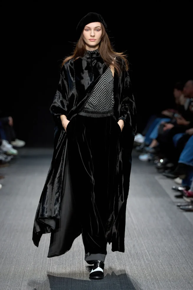 00092-emporio-armani-fall-2025-ready-to-wear-credit-gorunway