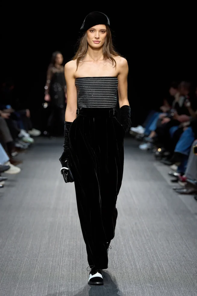 00093-emporio-armani-fall-2025-ready-to-wear-credit-gorunway