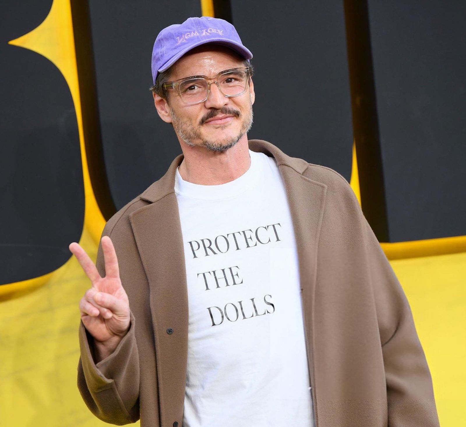 PROTECT THE DOLLS: a t-shirt que arrecadou mais de 252 mil dólares a causa trans