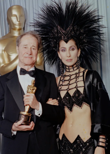 Cher e Bob Mackie no Oscar de 1986.