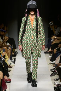 00002-comme-des-garcons-homme-plus-spring-2026-menswear-credit-gorunway
