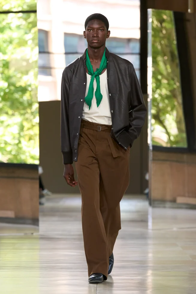 00002-hermes-spring-2026-menswear-credit-gorunway