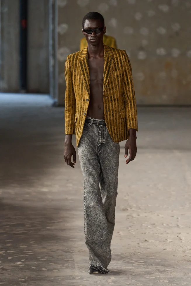 00004-junya-watanabe-spring-2026-menswear-credit-gorunway