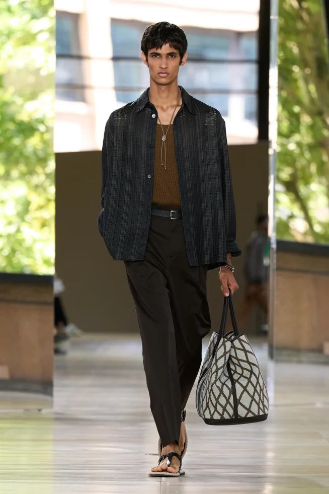 00006-hermes-spring-2026-menswear-credit-gorunway