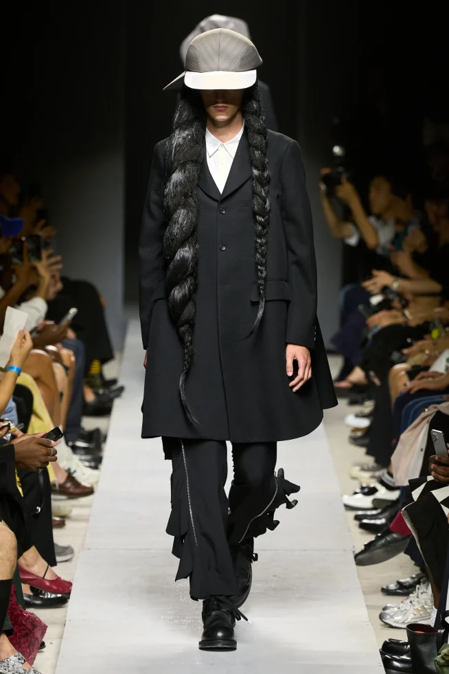 00007-comme-des-garcons-homme-plus-spring-2026-menswear-credit-gorunway