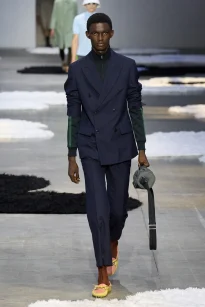 00007-prada-spring-2026-menswear-credit-gorunway