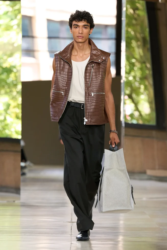 00012-hermes-spring-2026-menswear-credit-gorunway