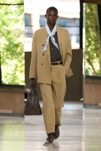 00015-hermes-spring-2026-menswear-credit-gorunway