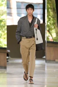 00016-hermes-spring-2026-menswear-credit-gorunway