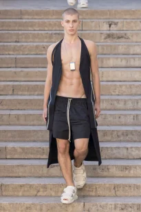 00016-rick-owens-spring-2026-menswear-credit-owenscorp