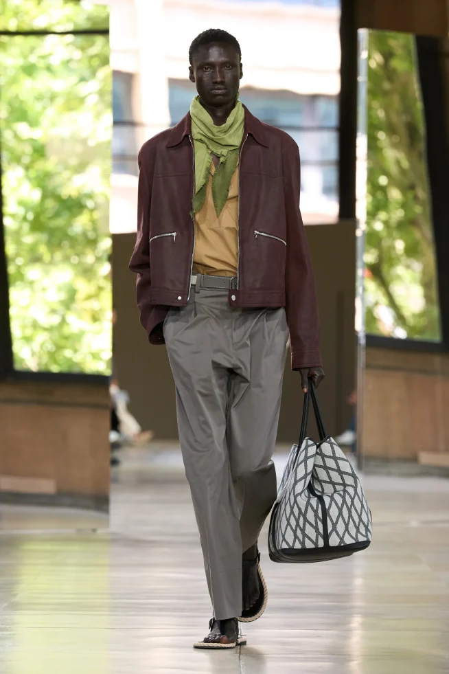 00017-hermes-spring-2026-menswear-credit-gorunway