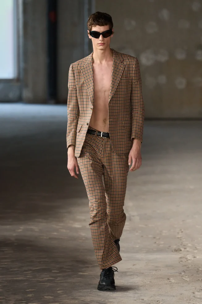 00017-junya-watanabe-spring-2026-menswear-credit-gorunway