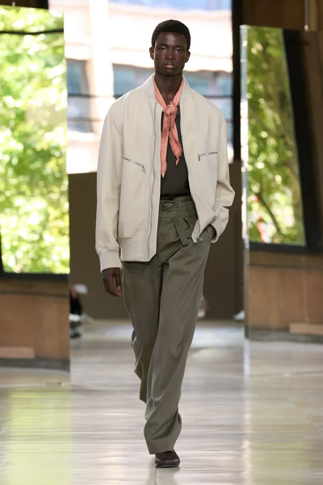 00018-hermes-spring-2026-menswear-credit-gorunway