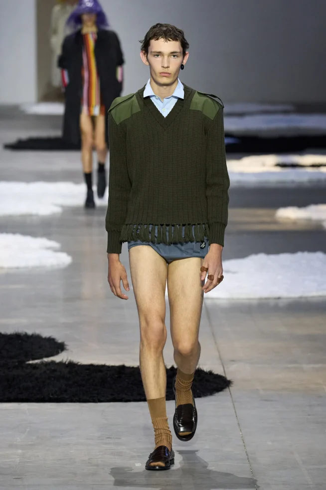 00018-prada-spring-2026-menswear-credit-gorunway