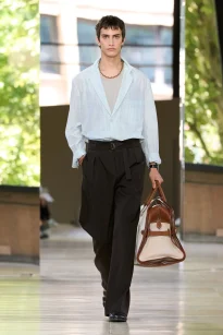 00022-hermes-spring-2026-menswear-credit-gorunway