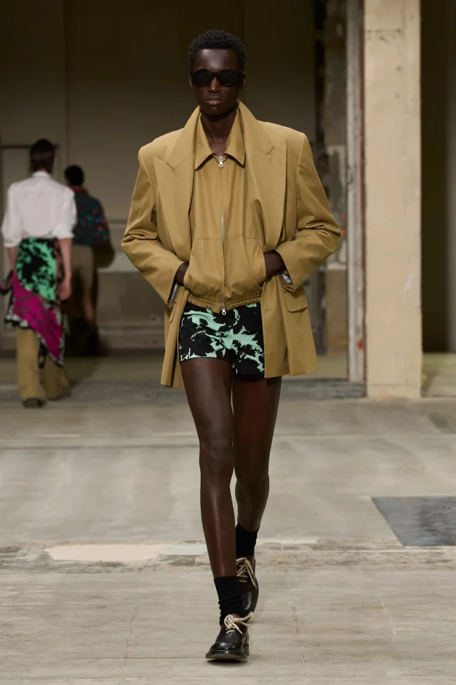00024-dries-van-noten-spring-2026-menswear-credit-gorunway