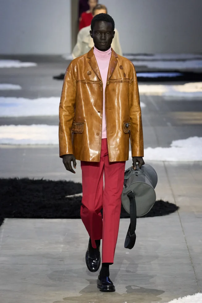 00025-prada-spring-2026-menswear-credit-gorunway
