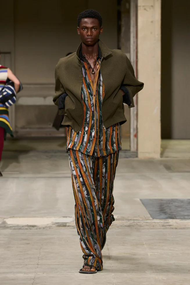 00027-dries-van-noten-spring-2026-menswear-credit-gorunway