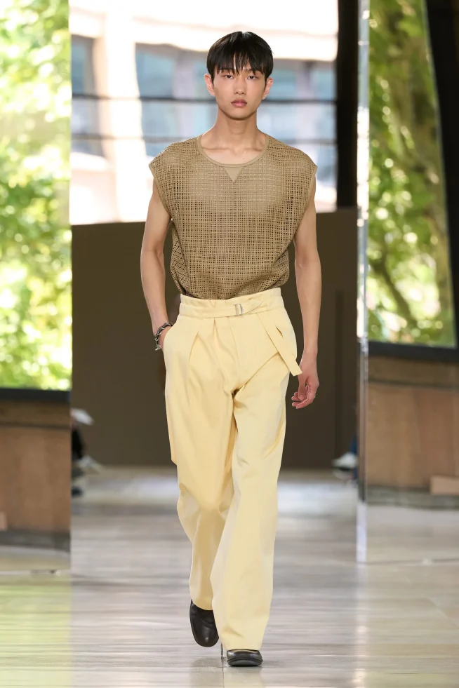 00027-hermes-spring-2026-menswear-credit-gorunway