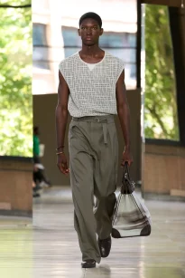 00038-hermes-spring-2026-menswear-credit-gorunway