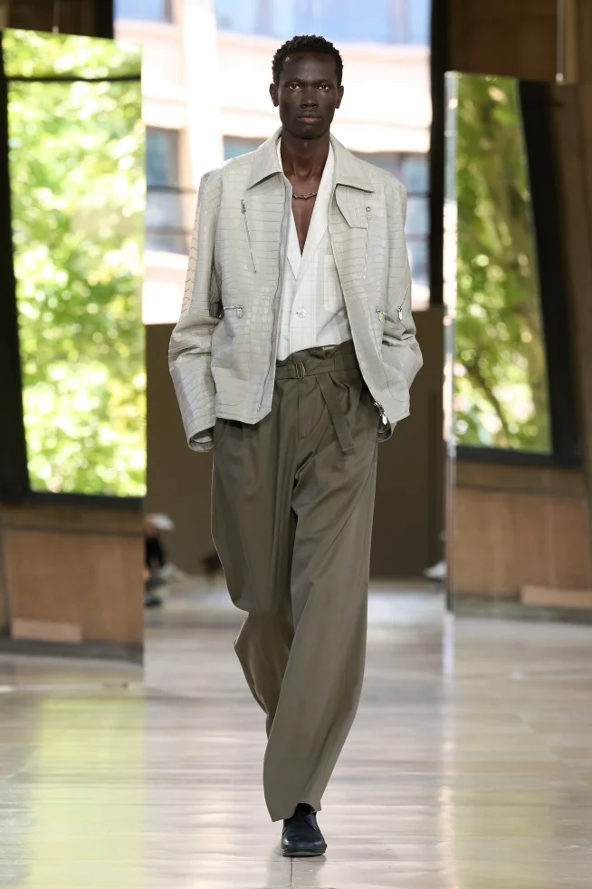 00039-hermes-spring-2026-menswear-credit-gorunway