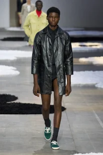 00041-prada-spring-2026-menswear-credit-gorunway