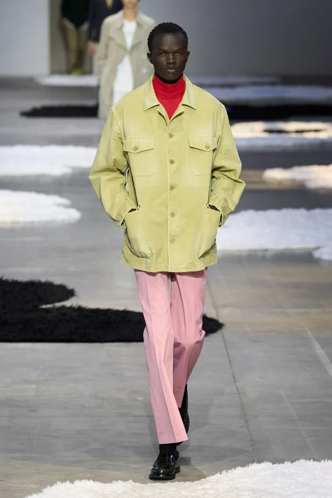 00042-prada-spring-2026-menswear-credit-gorunway