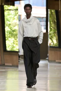 00045-hermes-spring-2026-menswear-credit-gorunway