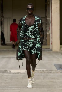 00047-dries-van-noten-spring-2026-menswear-credit-gorunway