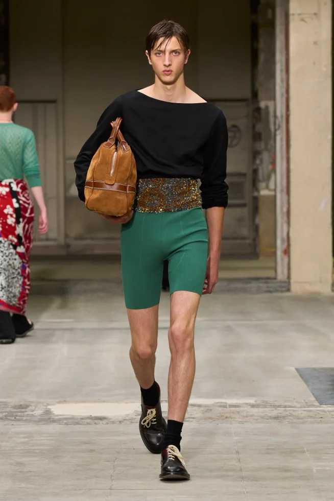 00048-dries-van-noten-spring-2026-menswear-credit-gorunway
