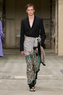 00050-dries-van-noten-spring-2026-menswear-credit-gorunway