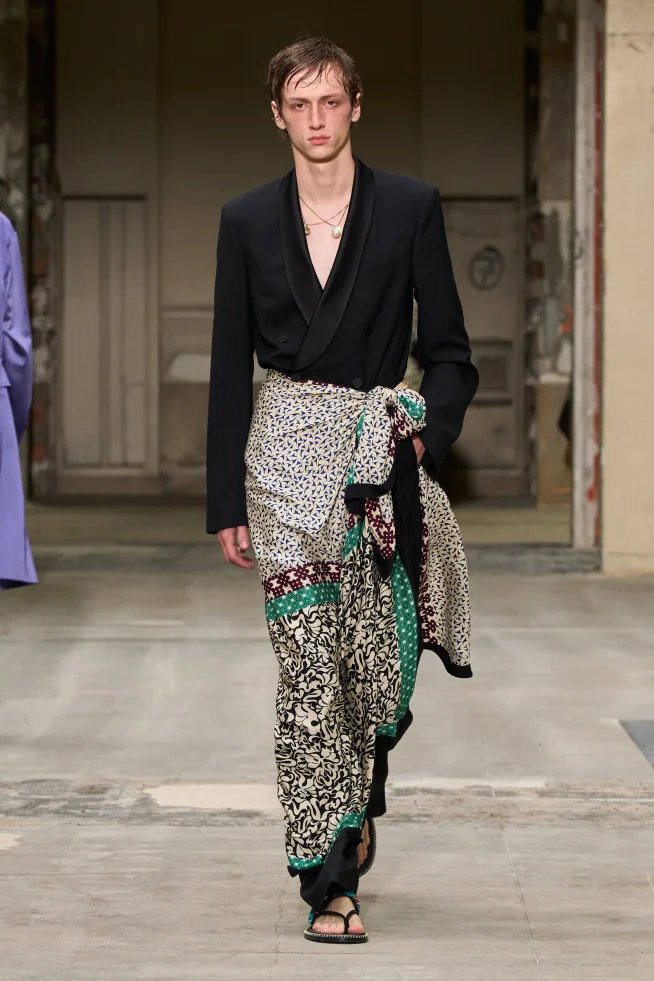 00050-dries-van-noten-spring-2026-menswear-credit-gorunway