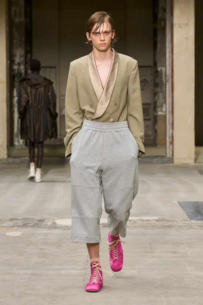 00054-dries-van-noten-spring-2026-menswear-credit-gorunway