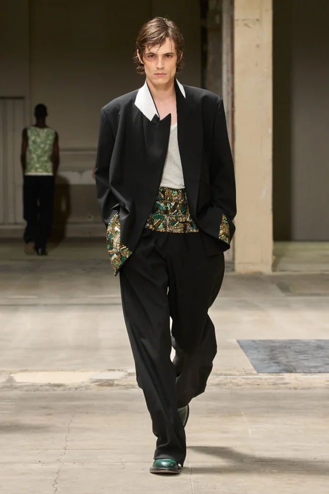 00057-dries-van-noten-spring-2026-menswear-credit-gorunway