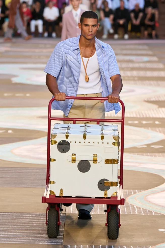 00072-louis-vuitton-spring-2026-menswear-credit-gorunway