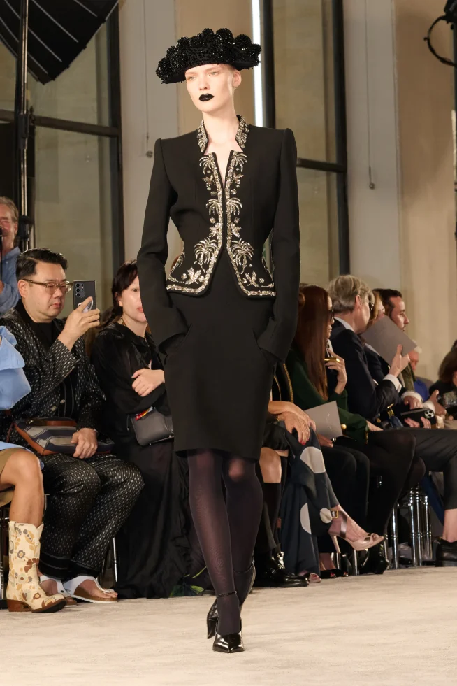 00001-schiaparelli-fall-2025-couture-credit-brand